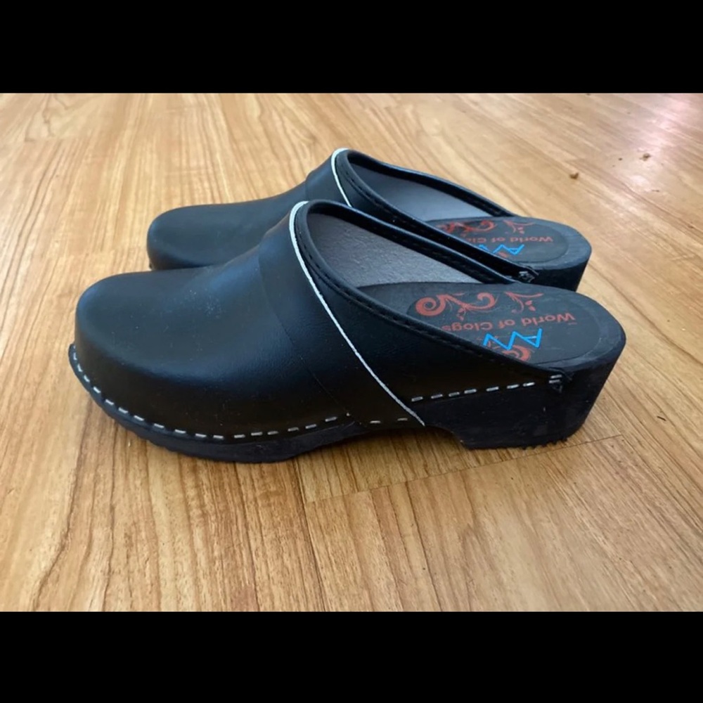 World of Clogs AM100